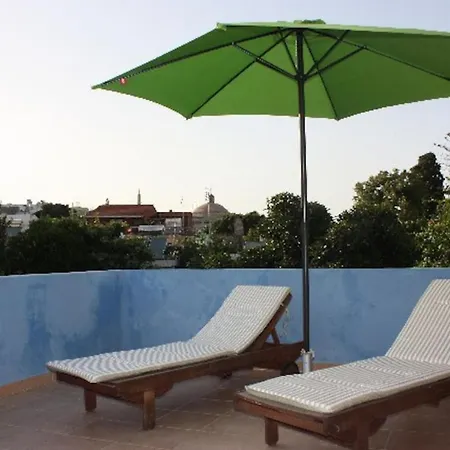 Dom wakacyjny Serene House,beautiful Garden In Old Town *