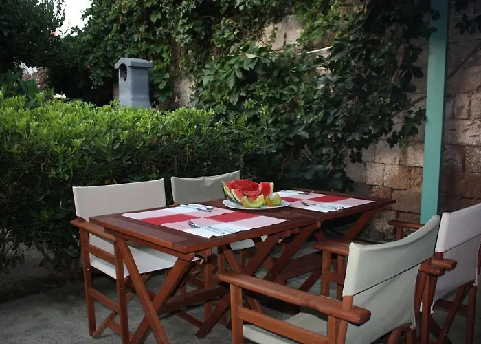 Dom wakacyjny Serene House,beautiful Garden In Old Town Rhodes City