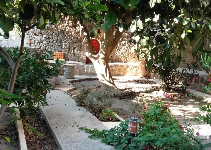 Dom wakacyjny Serene House,beautiful Garden In Old Town *