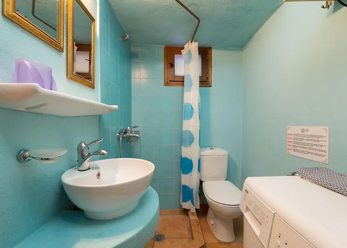 Case de vacanță Serene House,beautiful Garden In Old Town *