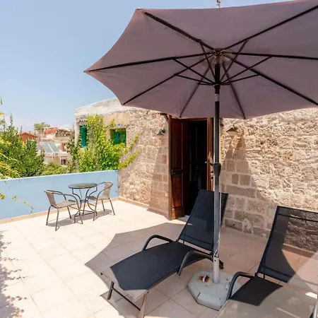 Serene House,beautiful Garden In Old Town Case de vacanță *