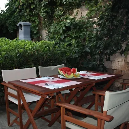 Holiday home Serene House,beautiful Garden In Old Town Rhodes City