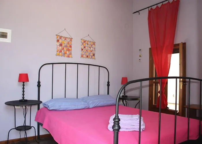 Serene House,beautiful Garden In Old Town 펜션