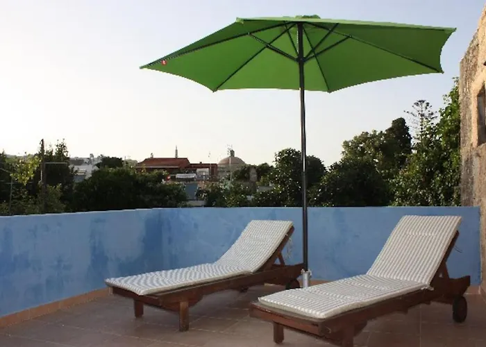 펜션 Serene House,beautiful Garden In Old Town *