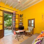 Serene House,beautiful Garden In Old Town 度假居